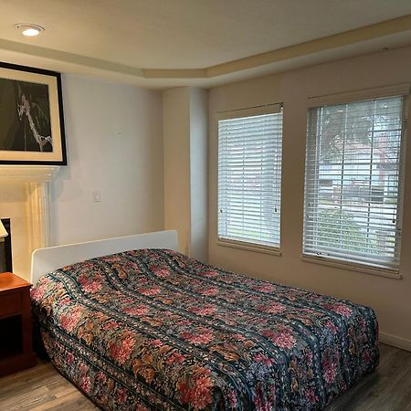 Beautiful Home In Burnaby Bagian luar foto