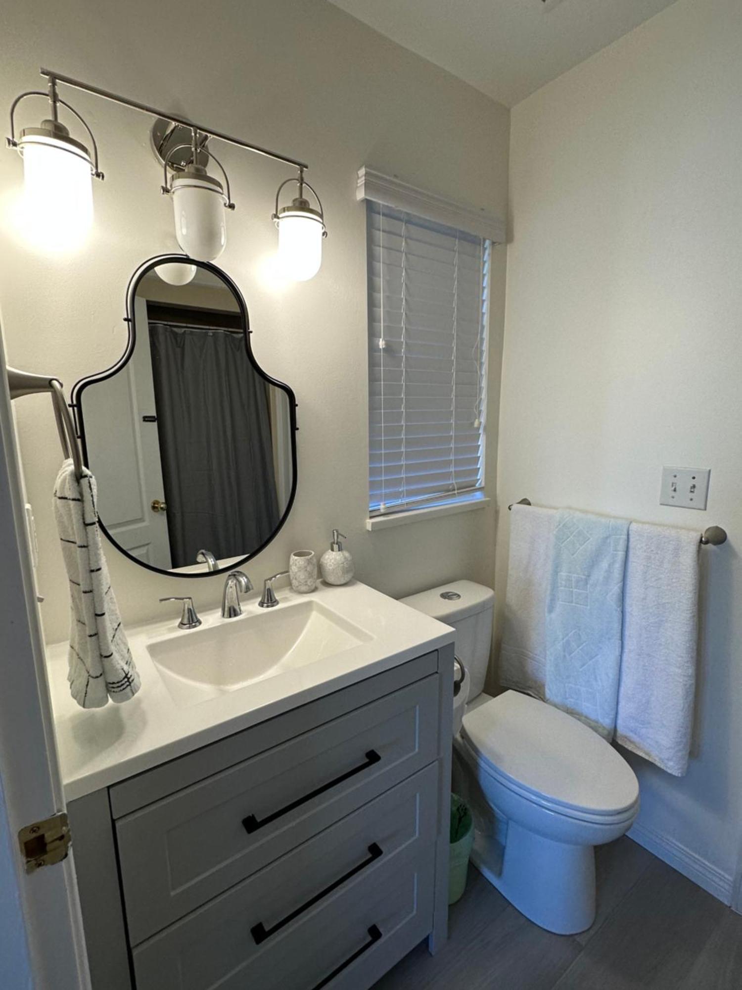 Beautiful Home In Burnaby Bagian luar foto