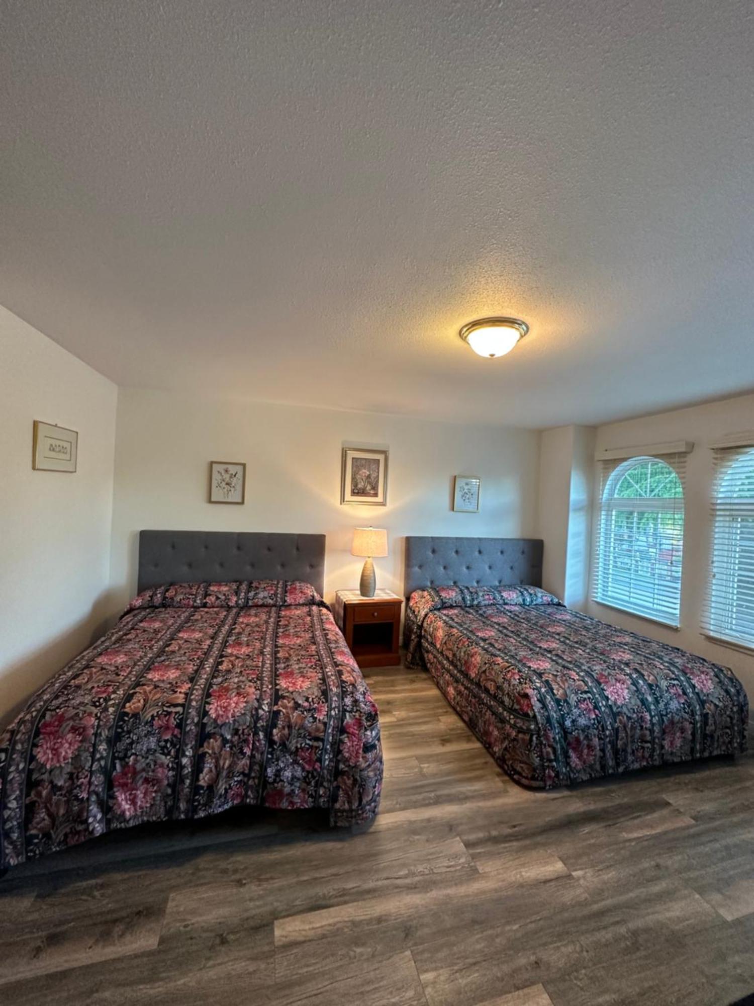 Beautiful Home In Burnaby Bagian luar foto